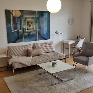 Apartment Luxi Luxurioeses Mit Terrasse Und Garten Mitten In