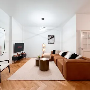  Apartment Near Ku'damm
